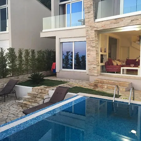 ヴィラ Vila Susanj Paradise